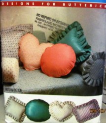 471 6044 ROUND,HEART,SQ SHAPE PILLOWS,BOLSTER,SHAMS PATTERN